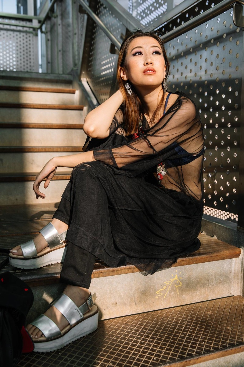 Female model photo shoot of Ava Gong
