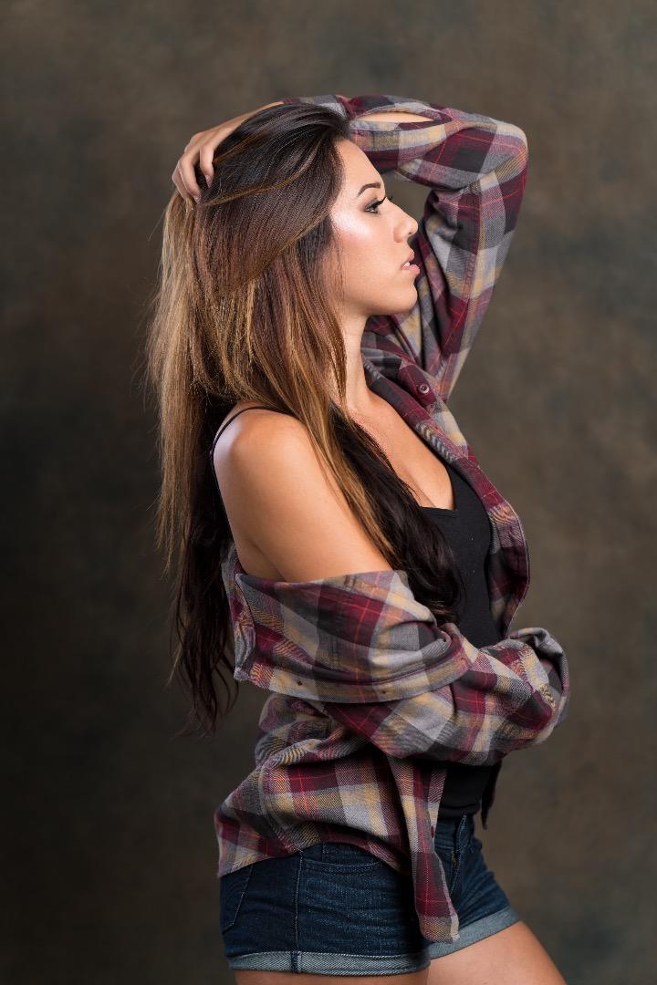 Female model photo shoot of Corrinamelodie