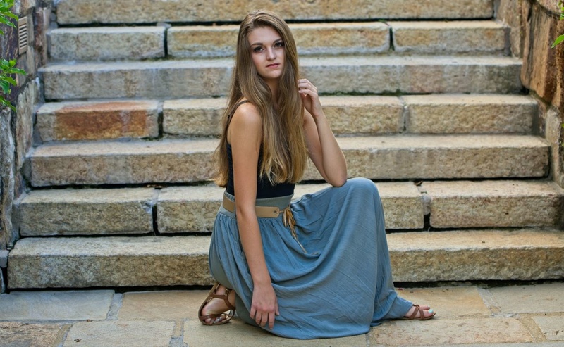 Female model photo shoot of Bintnera by rosiliannym