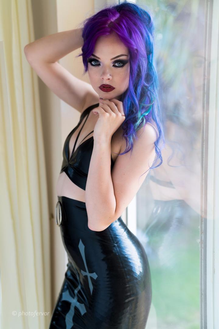 Female model photo shoot of SophieStorm