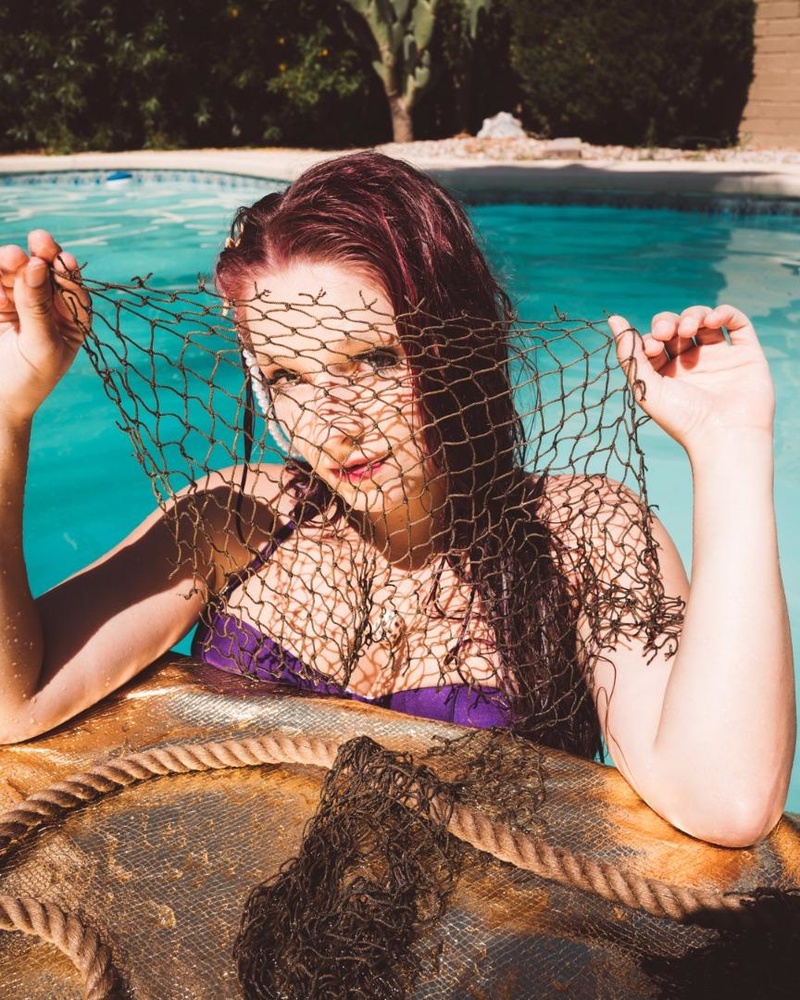 Female model photo shoot of Mermaid_marauder