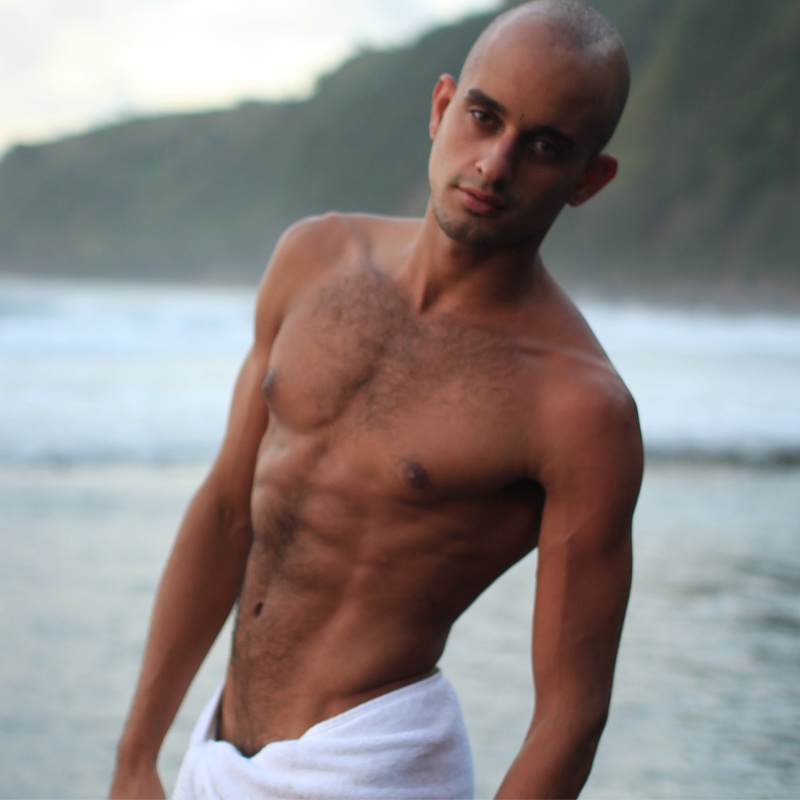 Male model photo shoot of Jair Neto in Polulu Valley, Hawaii