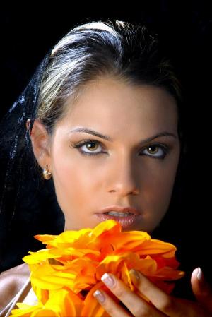 Female model photo shoot of Dee Maria