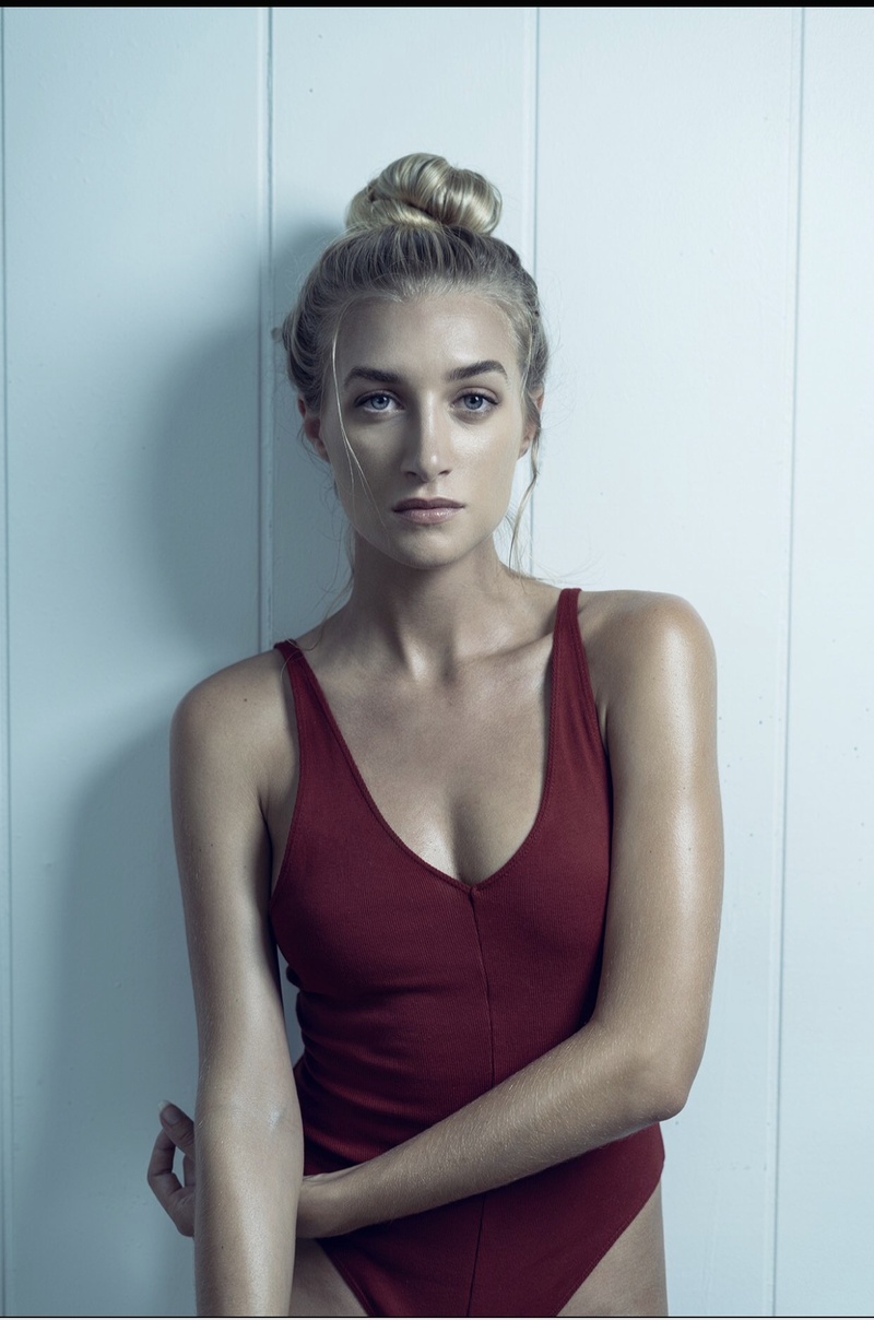 Female model photo shoot of AvionaC in Nashville