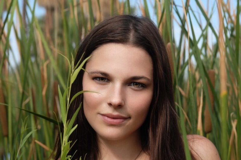 Female model photo shoot of SierraZischke