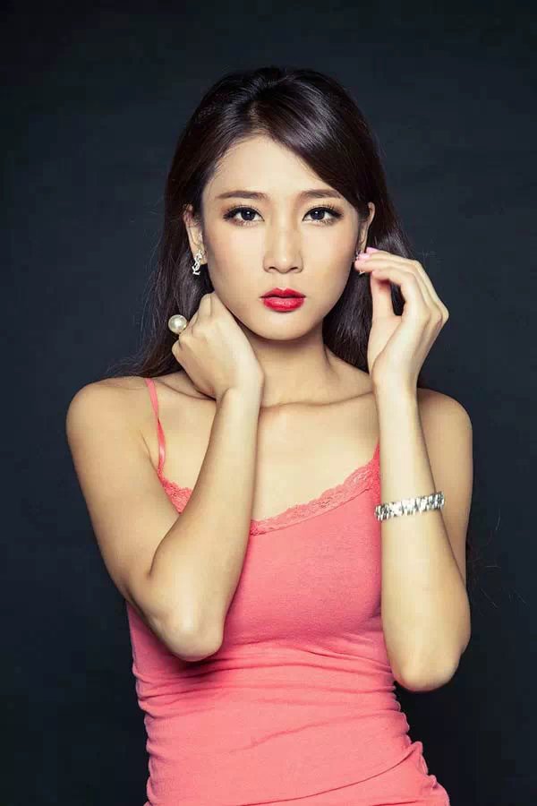 Female model photo shoot of lyndadong