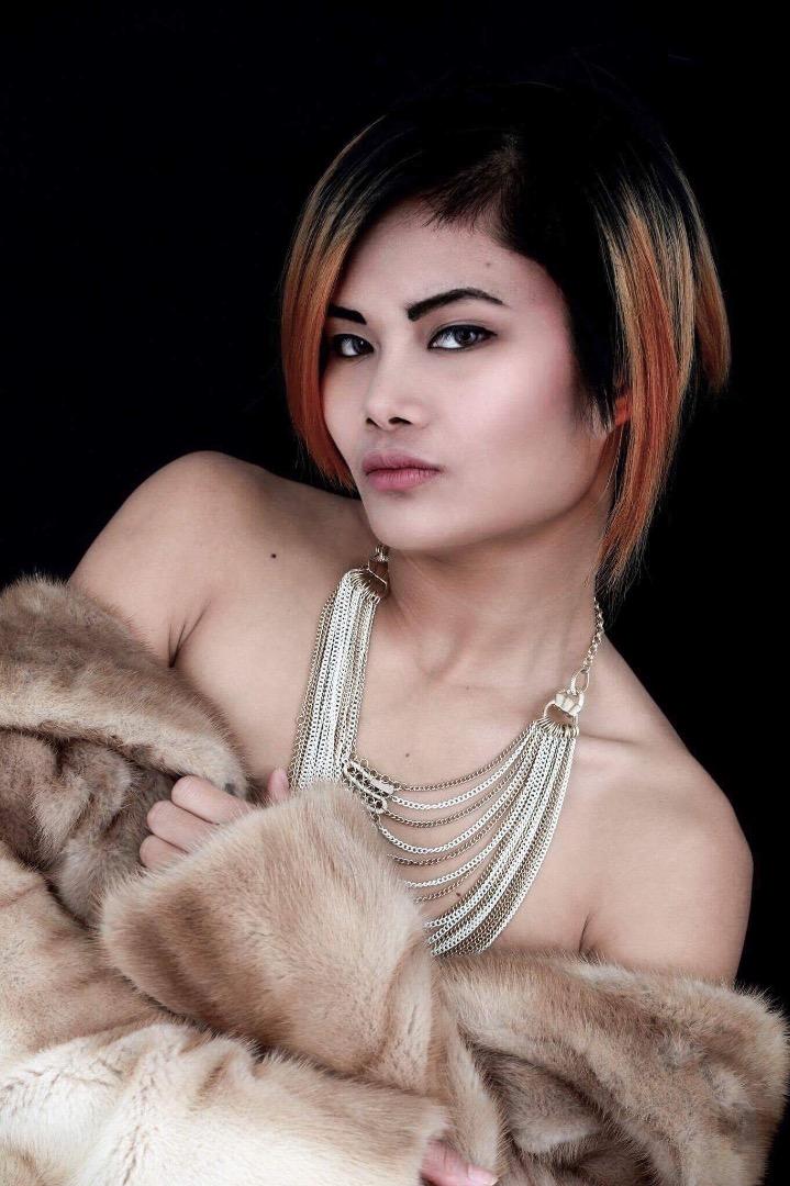 Female model photo shoot of Tukta Gott