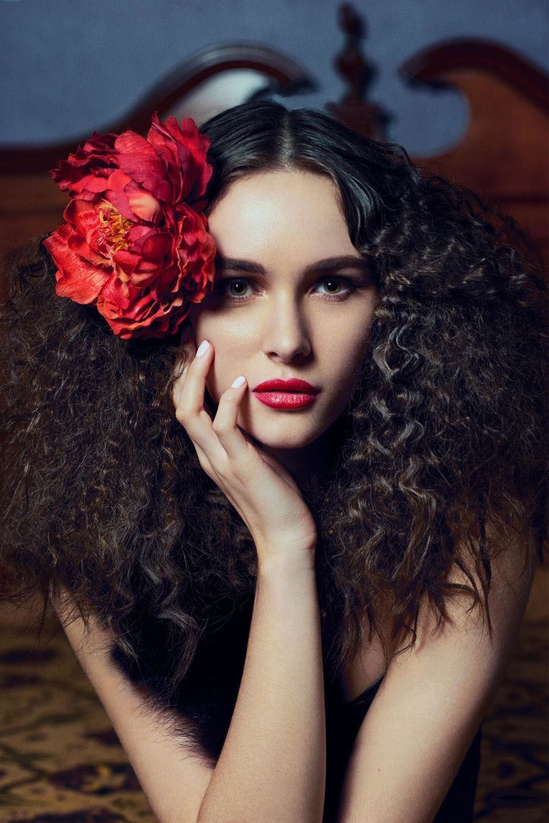 Female model photo shoot of melissa-rodwell