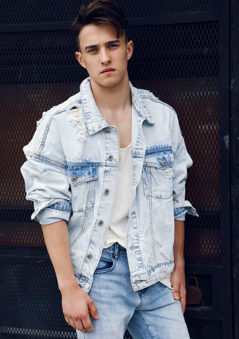 Male model photo shoot of CameronBetz in NYC