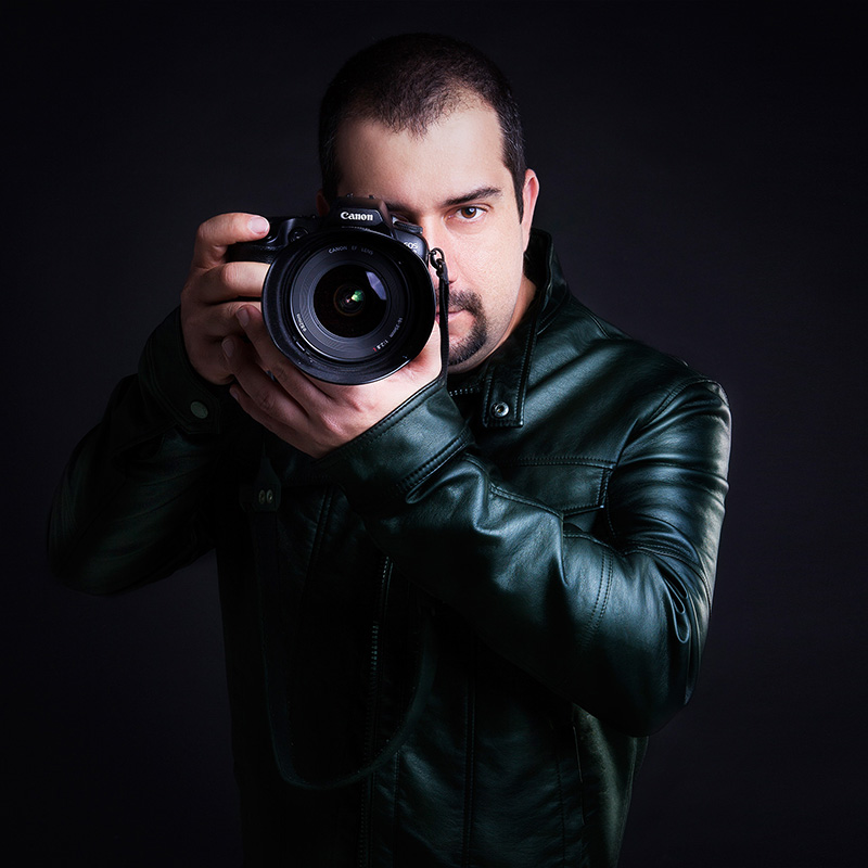 Male model photo shoot of Antonio Iannello