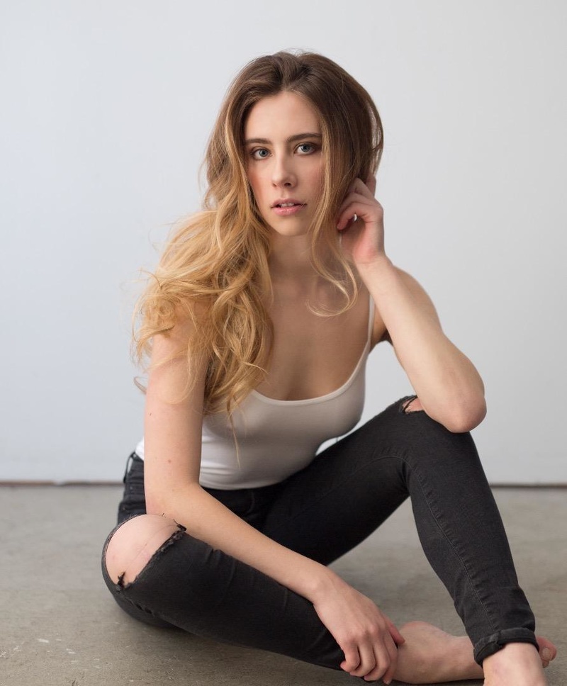 Female model photo shoot of TaylorRachelle