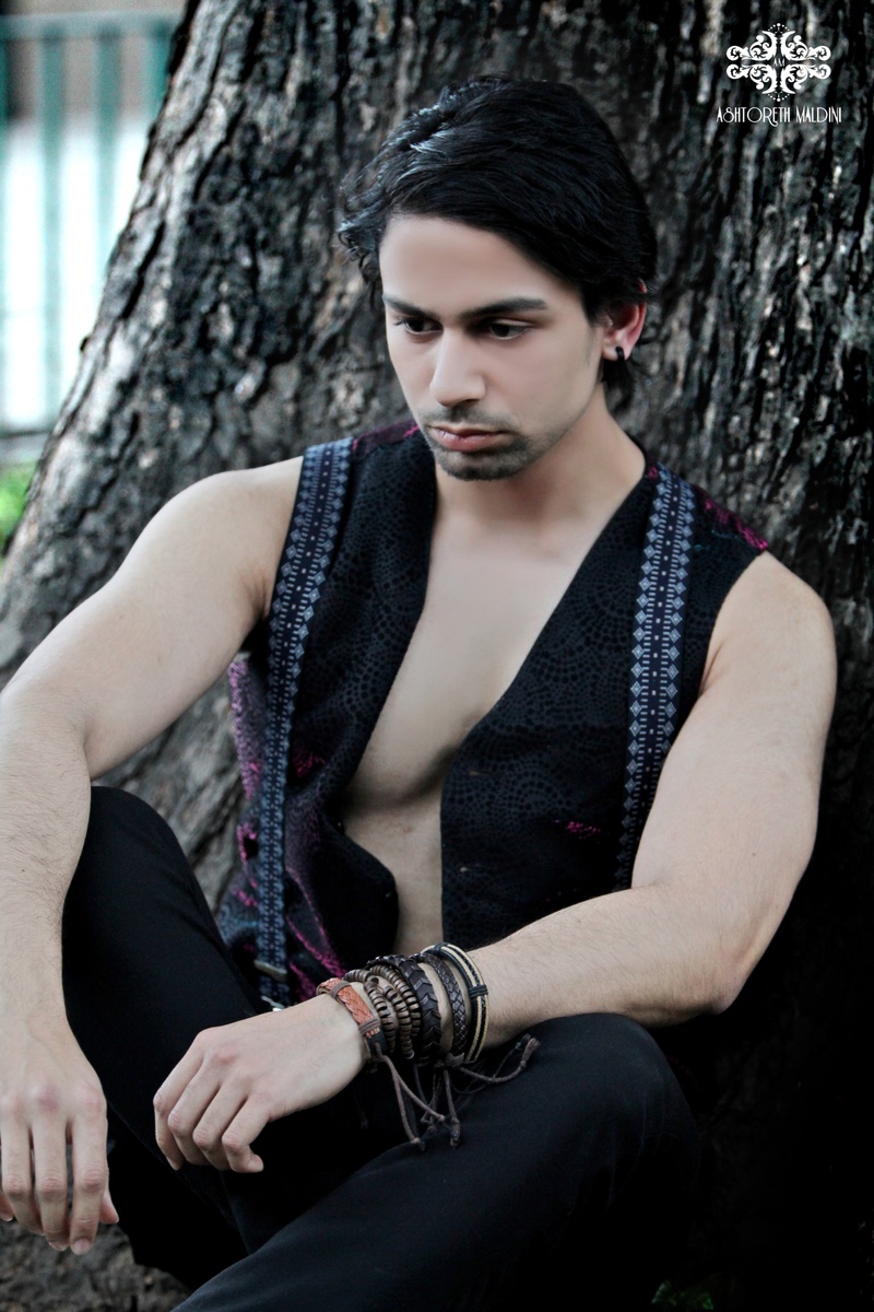 Male model photo shoot of Hittesh