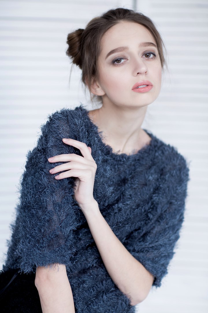 Female model photo shoot of Anna Semak