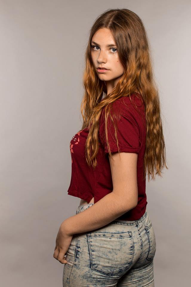 Female model photo shoot of Rebeka28