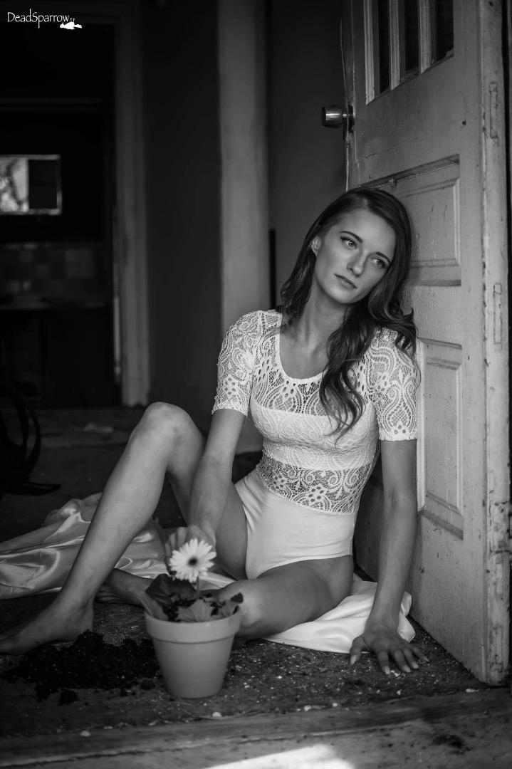 Female model photo shoot of Chelsea Lewis