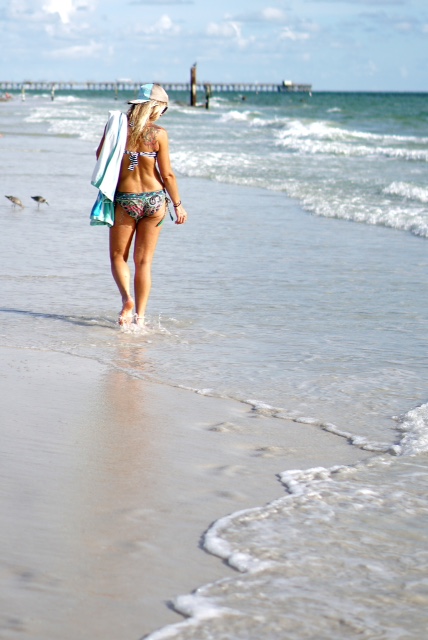 Female model photo shoot of Rachel Ledford in Redington Beach