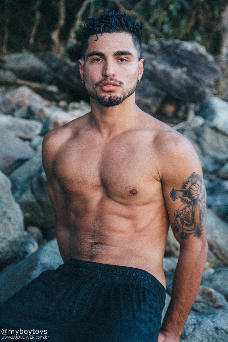 Male model photo shoot of Igor Jose