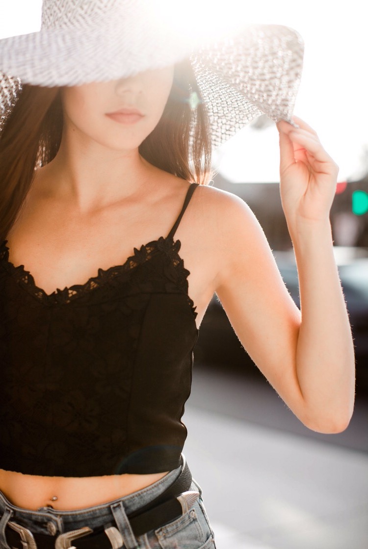 Female model photo shoot of Monica English