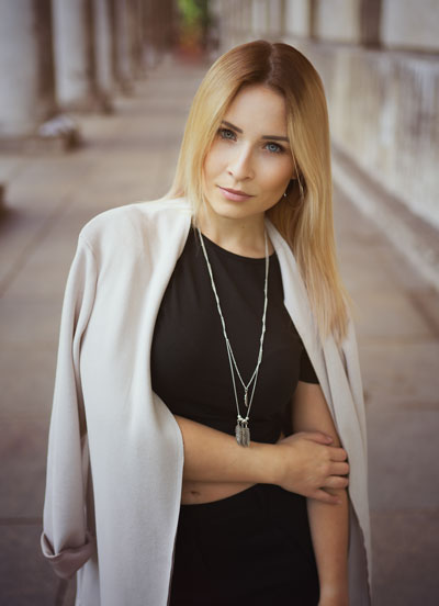 Female model photo shoot of Anna Lia