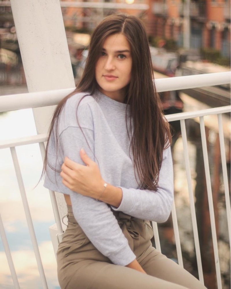 Female model photo shoot of Katazyna