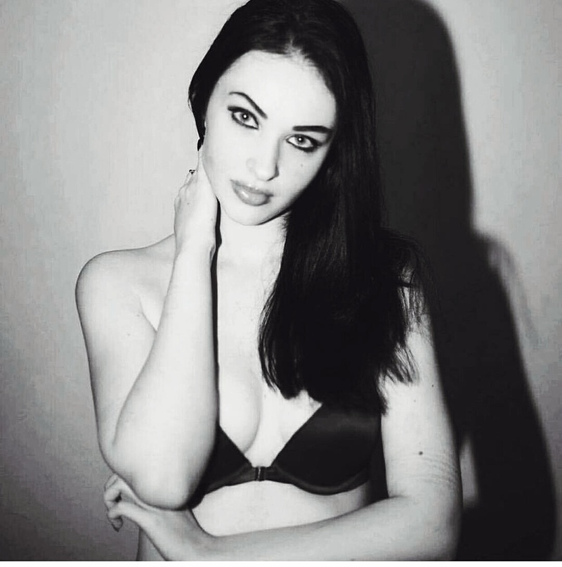 Female model photo shoot of emily_ponomarova 