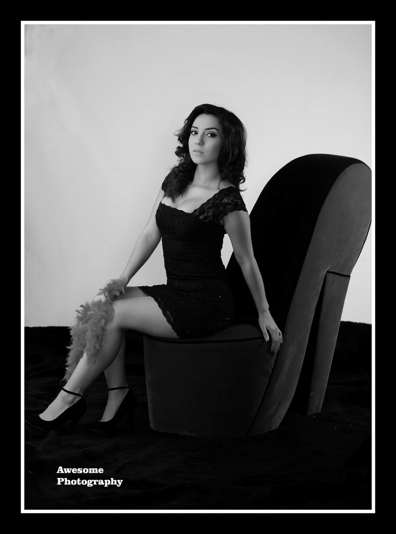 Female model photo shoot of VanessaSauceda
