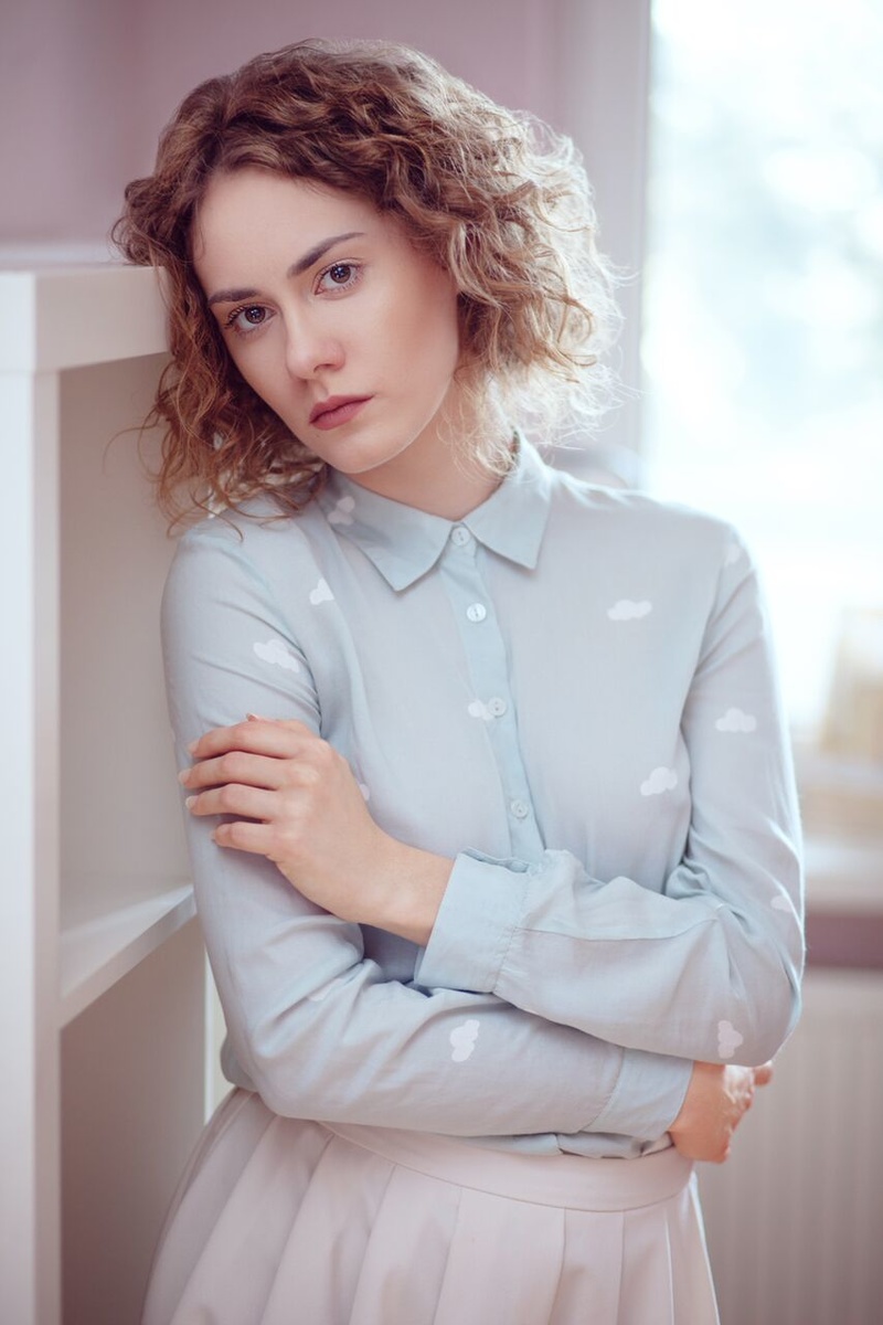 Female model photo shoot of apostolka