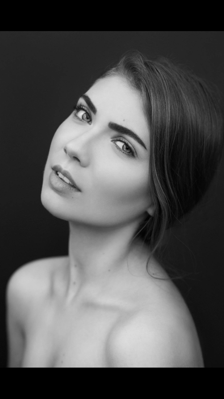 Female model photo shoot of Mgregorius