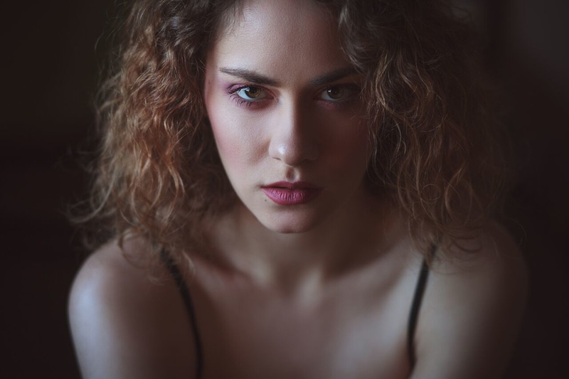 Female model photo shoot of apostolka
