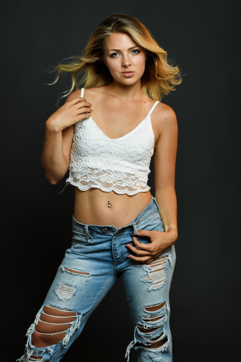 Female model photo shoot of Lauren Johnston