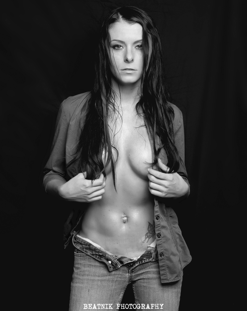 Female model photo shoot of Nin Coleman by Beatnix