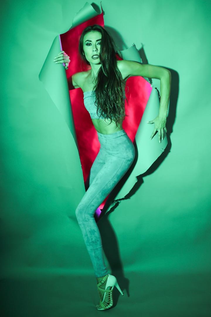 Female model photo shoot of Jess Tolon
