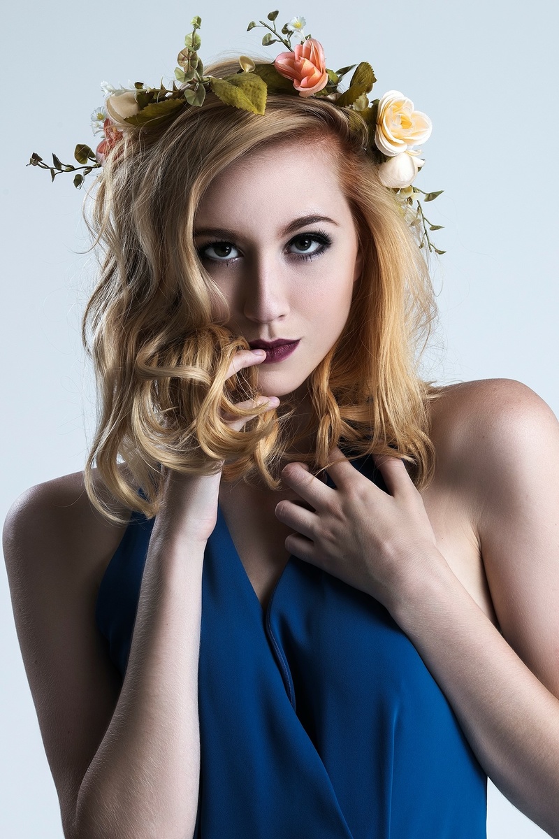 Female model photo shoot of Maria_prik