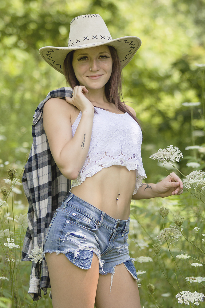 Female model photo shoot of Sydney Cruze by CYL Photography in Glen Williams, ON