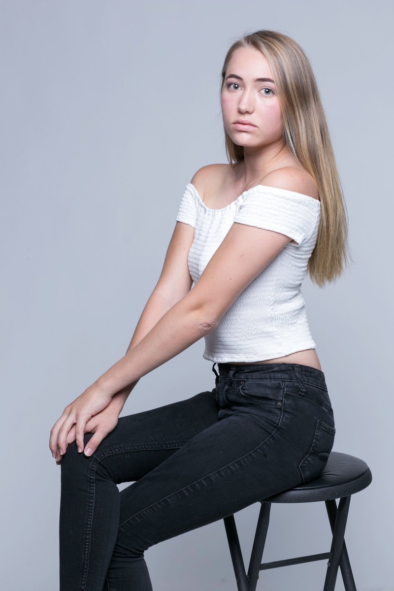 Female model photo shoot of AlysseOhanian