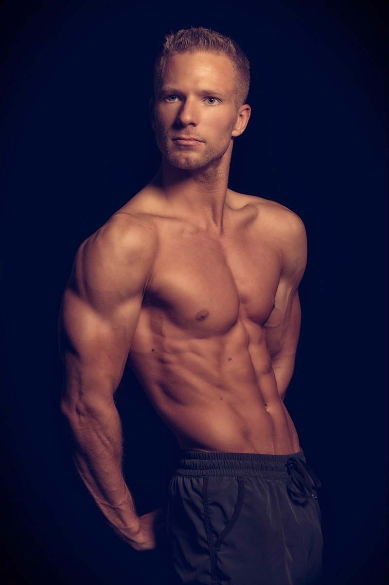 Male model photo shoot of TommyFitUSA