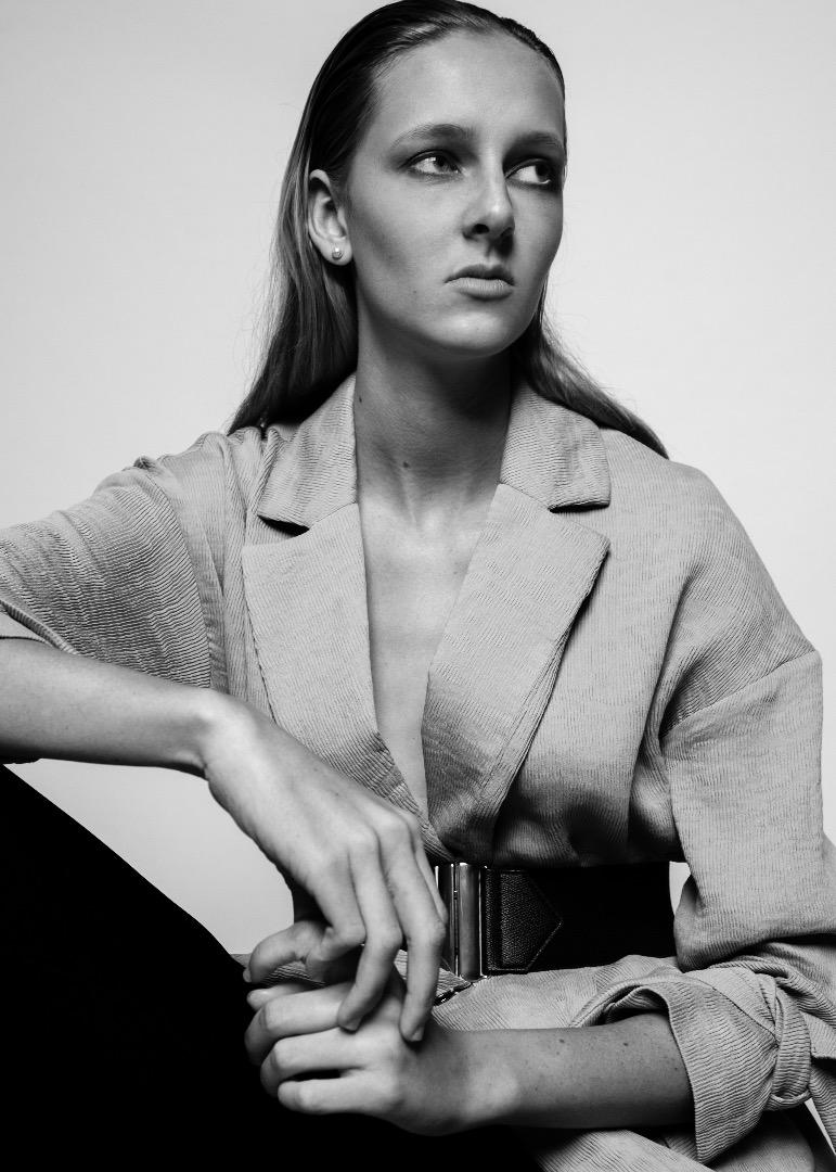 Female model photo shoot of Hannah Lowery