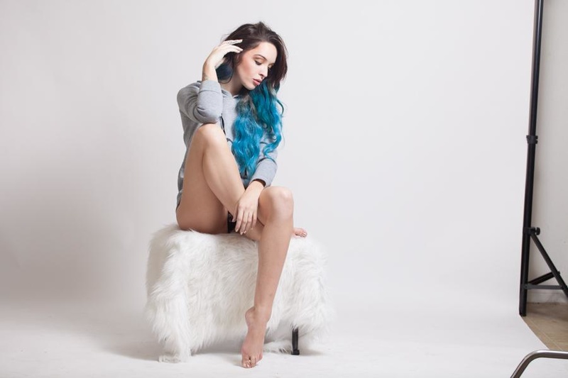 Female model photo shoot of NatalieHeartXx