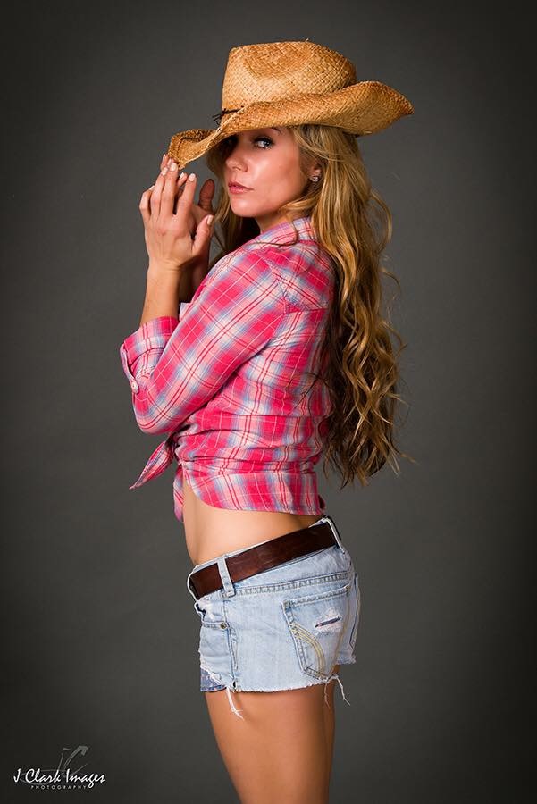 Female model photo shoot of Jessica Lee Gartland