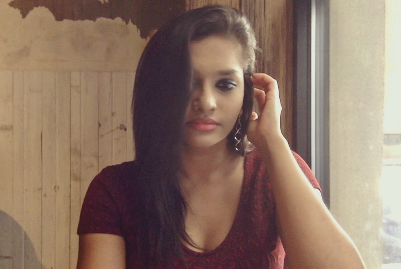 Female model photo shoot of Sonali Kumar