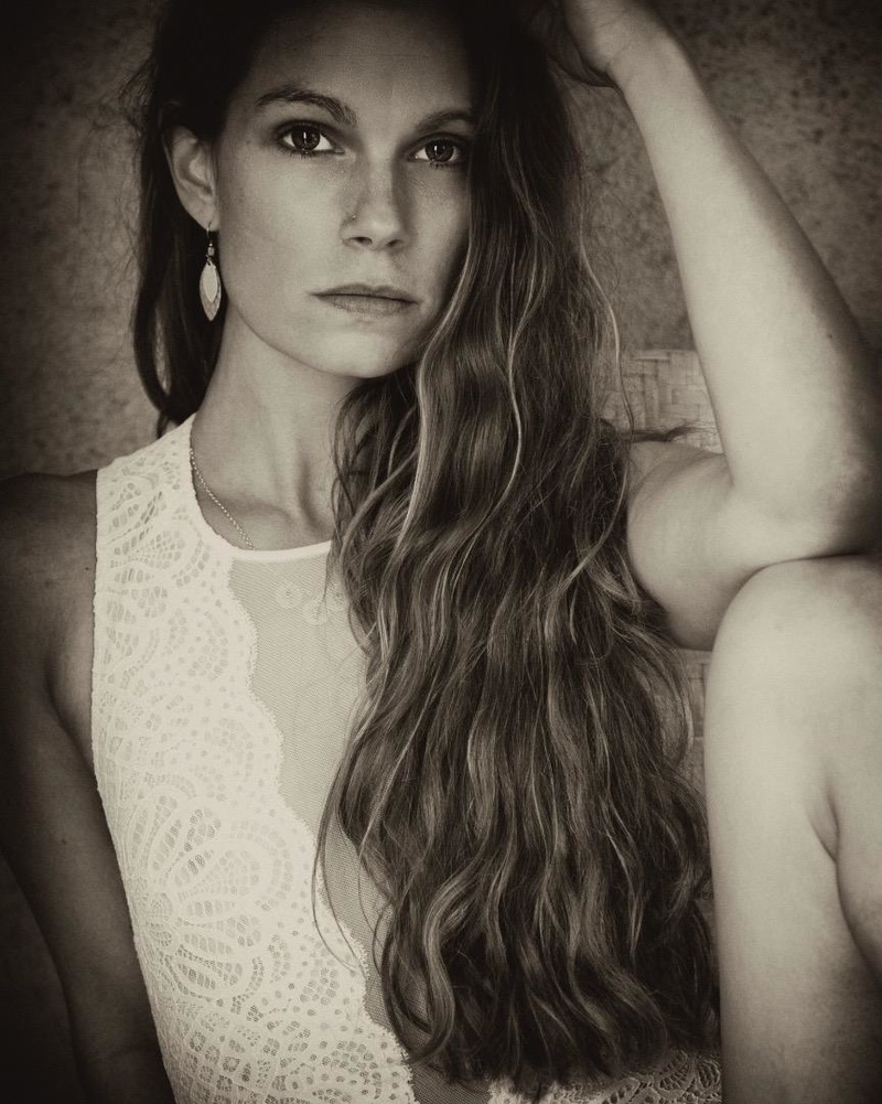 Female model photo shoot of Rebecca Allen