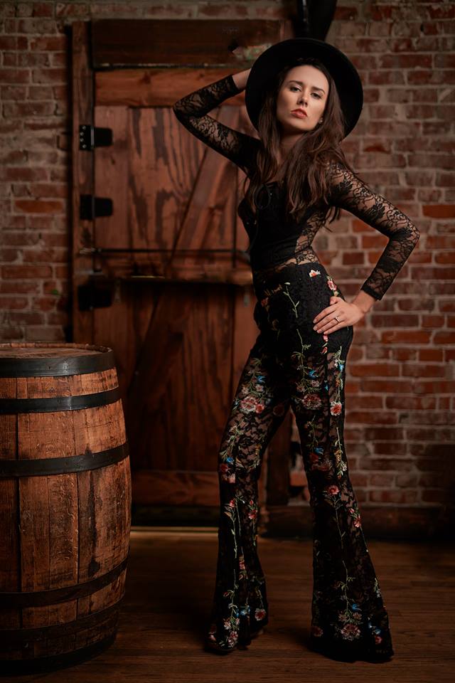 Female model photo shoot of Shannon Quick in Kansas City