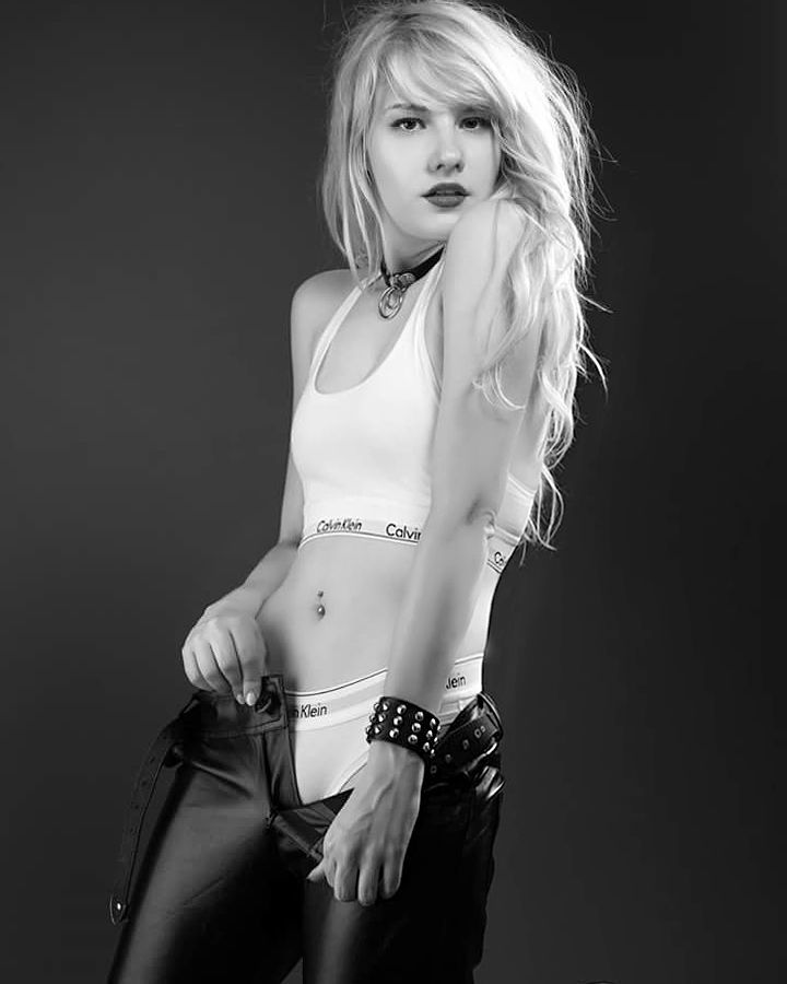 Female model photo shoot of Judith Valentina