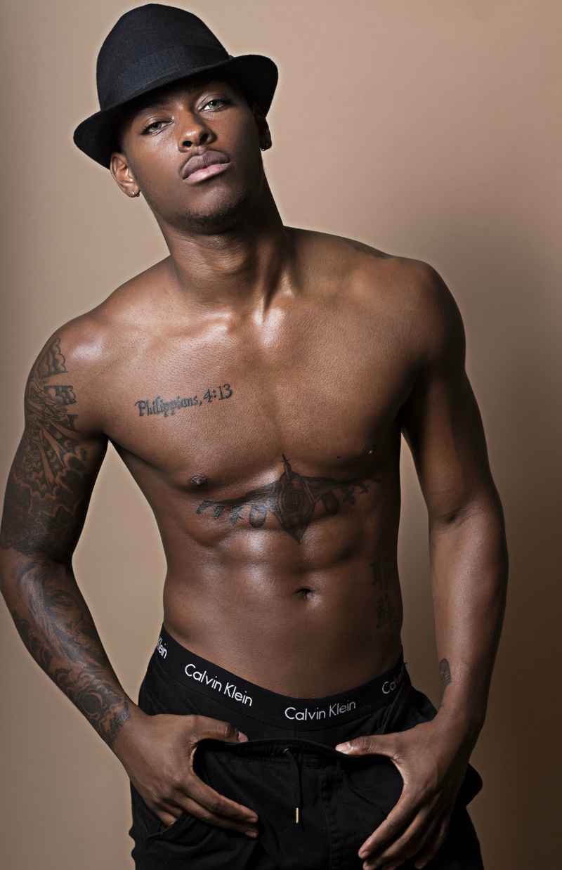 Male model photo shoot of Maurice Lamar