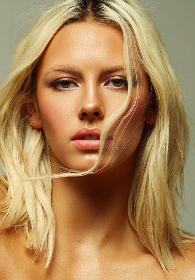 Female model photo shoot of VictoriaToland