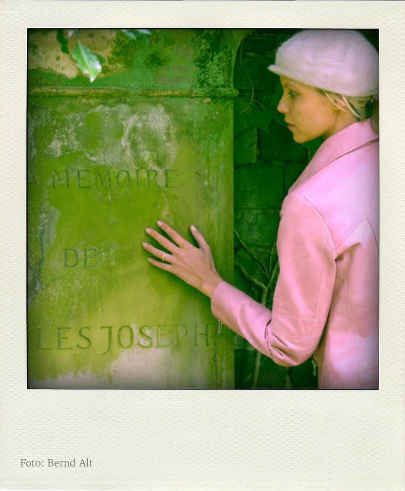 Male model photo shoot of Bernd Alt in Cemetery