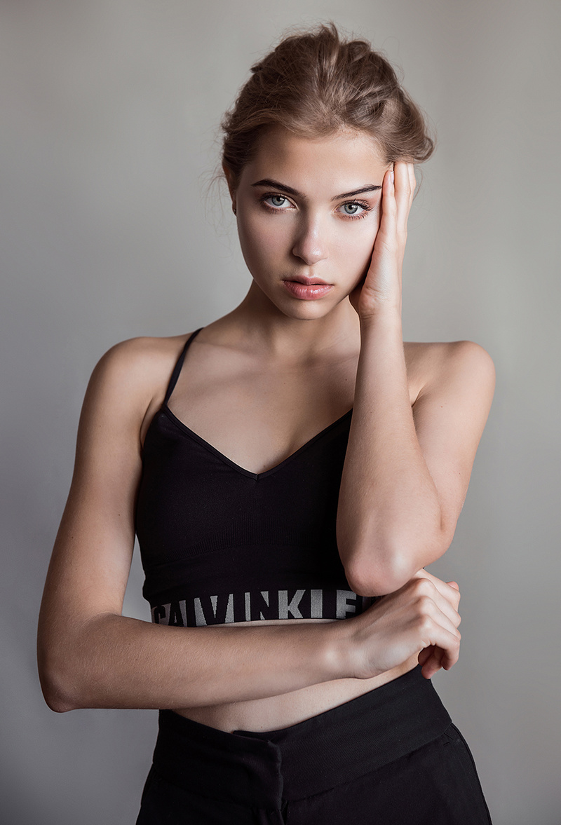 Female model photo shoot of Sorali
