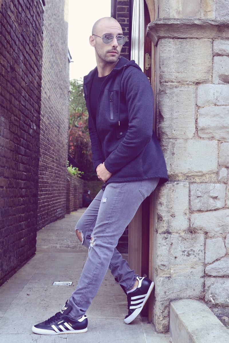 Male model photo shoot of krosera in London