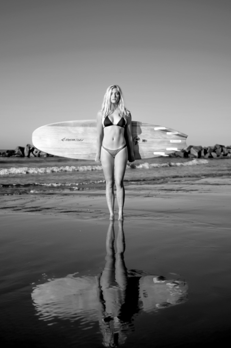 Female model photo shoot of Ciena Lennon in Venice Beach