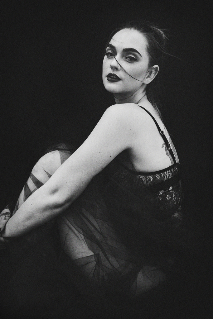 Female model photo shoot of Elpy Amsler